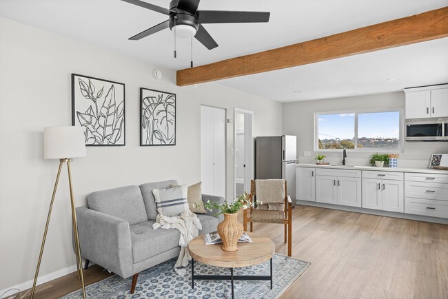 Primary Photo - Beautiful Studio Style Condo in Morena w/ ...