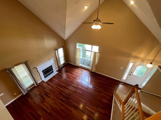 Building Photo - 3914 Stone Hollow Dr