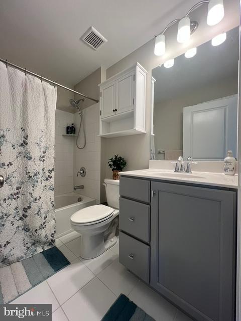 Building Photo - 221 Cadence Ct
