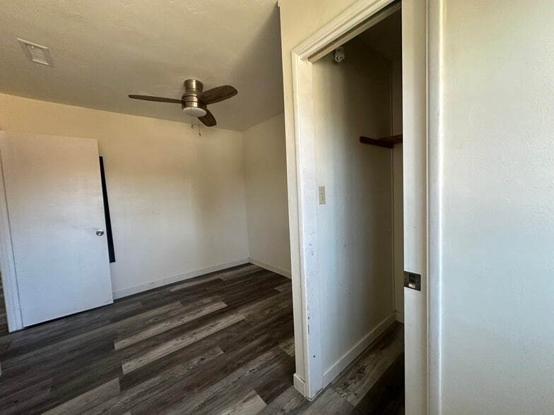 Building Photo - 9230 Pine Valley Dr