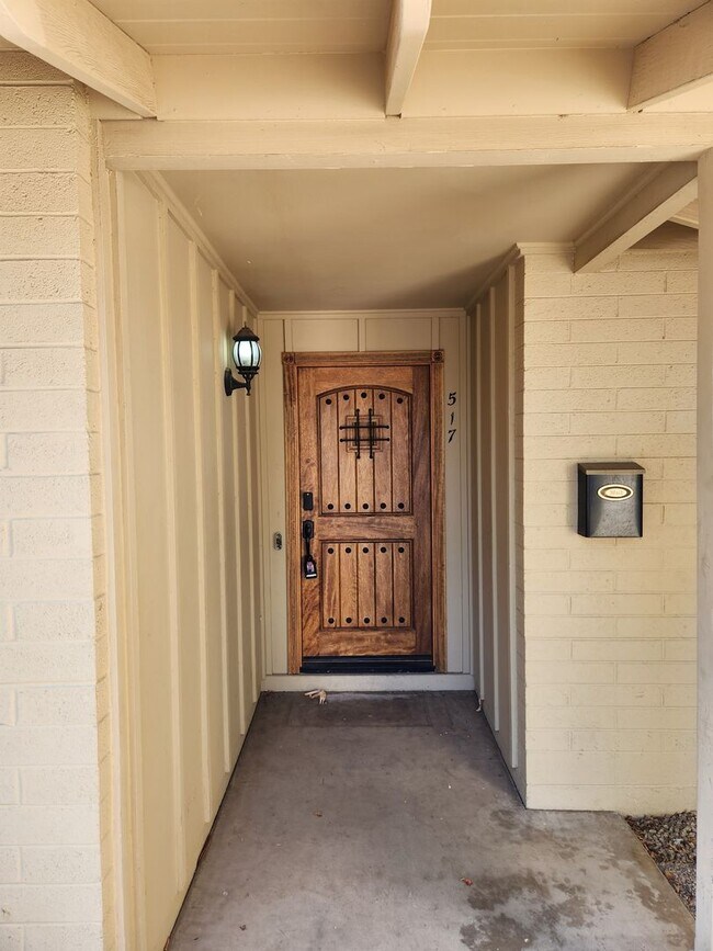 Building Photo - Tempe 4 Bedroom 3 Bath w/ Pool right near ASU!