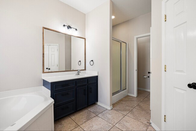 Building Photo - 2529 Windrose Dr