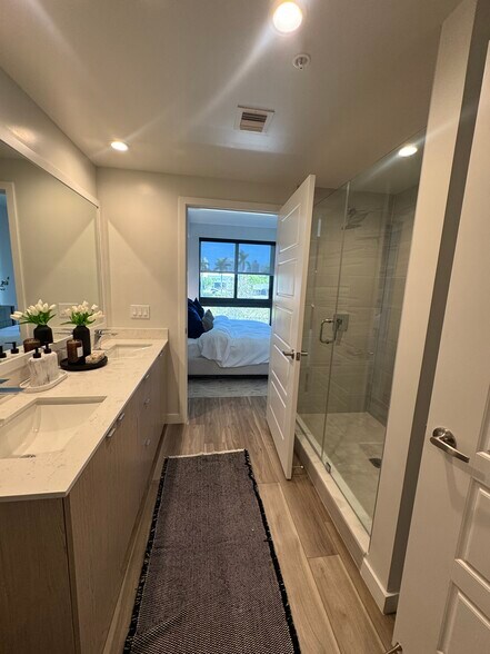 Building Photo - 2460 NE 188th St