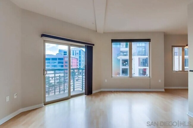 Building Photo - 330 J St