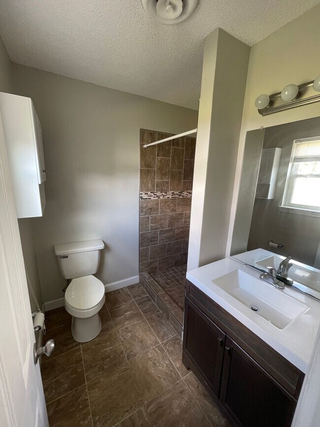 Building Photo - 104 Timber Ln