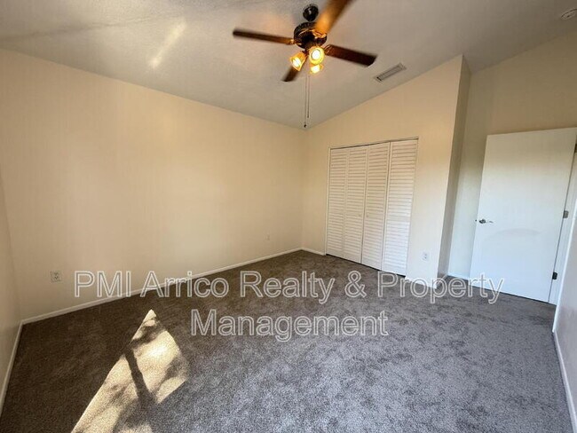 Building Photo - 12653 Longcrest Dr