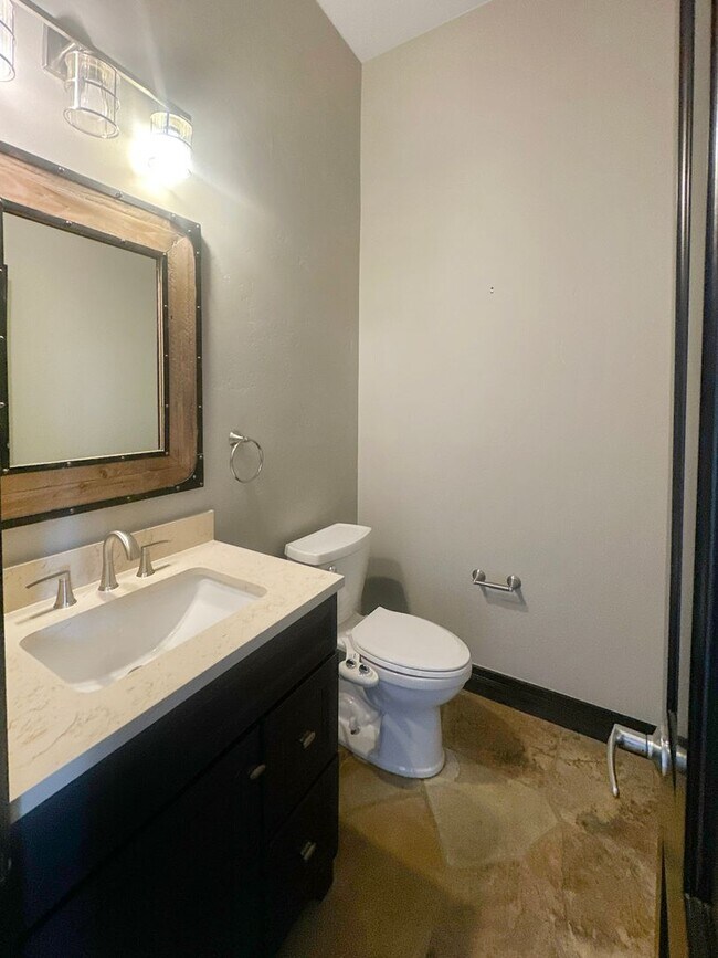 Building Photo - Gorgeous furnishings, Views, Luxury, Deck, Fireplaces, 4 bedroom in Breckenridge. Winter Seasonal...