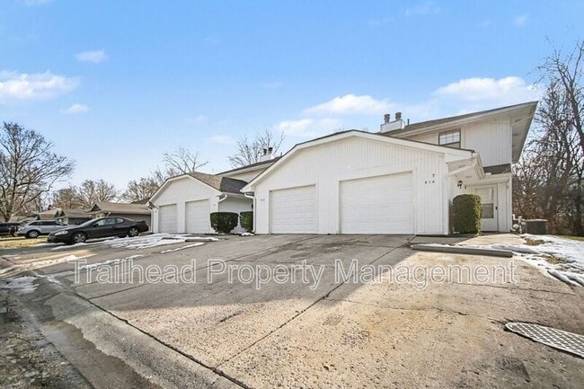 Building Photo - 410 NW Nottingham Ln