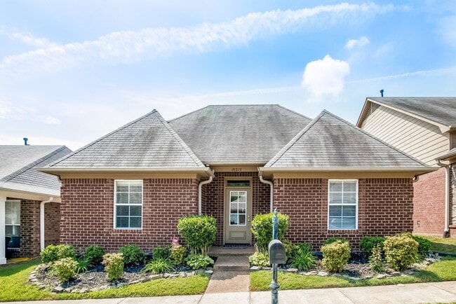 Building Photo - 10215 Morning Hill Dr