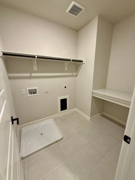 Building Photo - 1502 Roundup Way