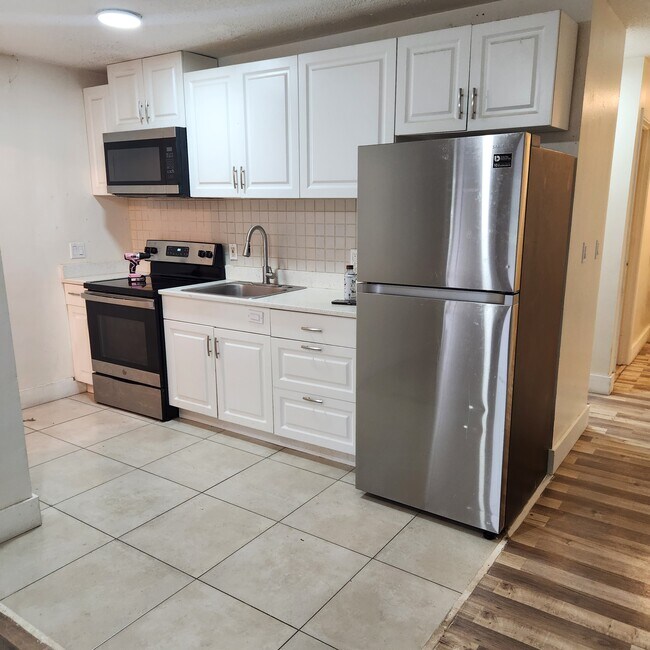 Kitchen - 2343 Weber St