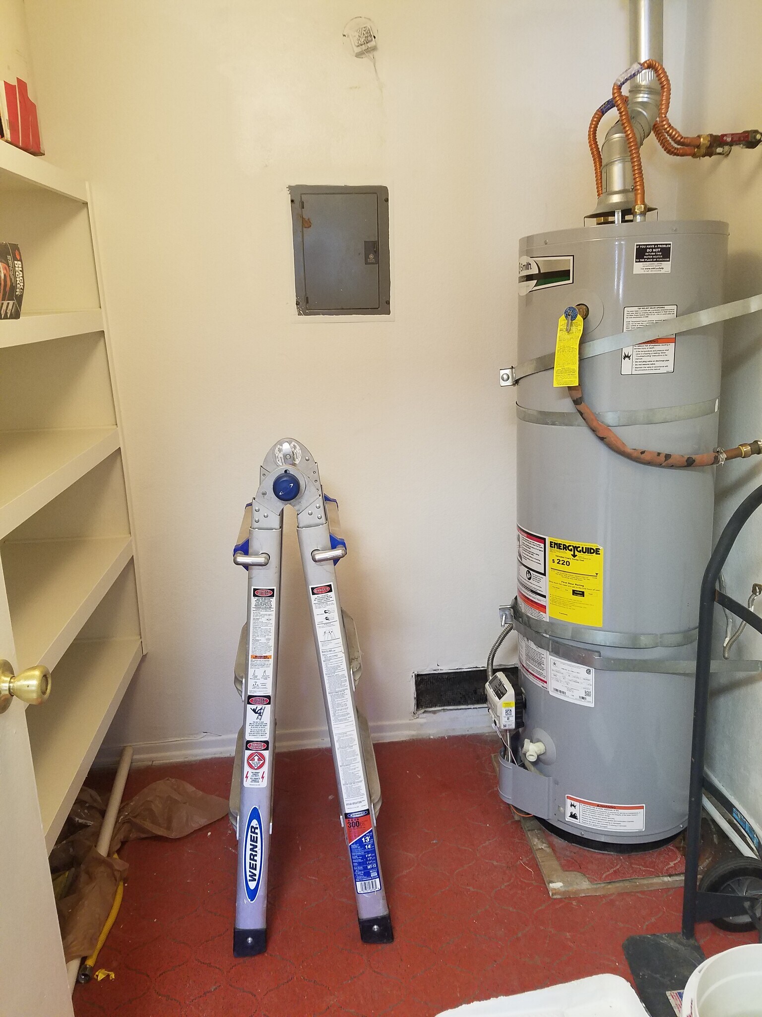 Pantry/storage/laundry room with hook-ups - 725 Windwood Dr