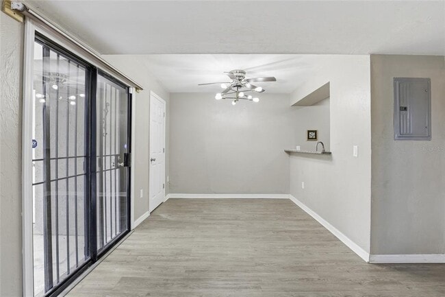 Building Photo - 207 SW 6th Ave