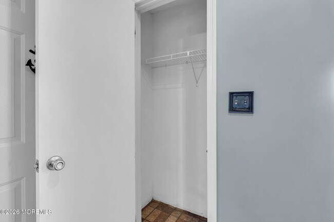 Building Photo - 106 Frontier Way