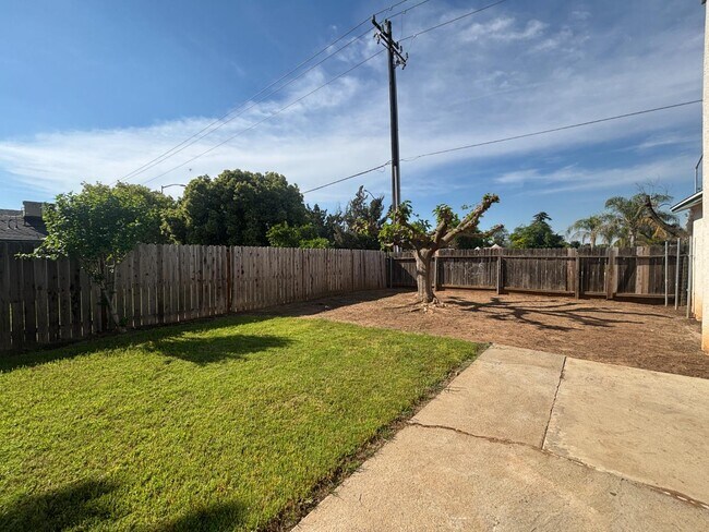 Building Photo - 813 Morton Ave