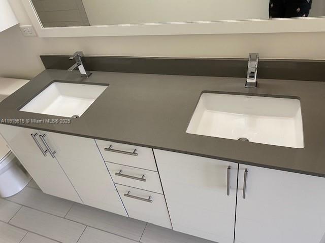 Building Photo - 999 SW 1st Ave