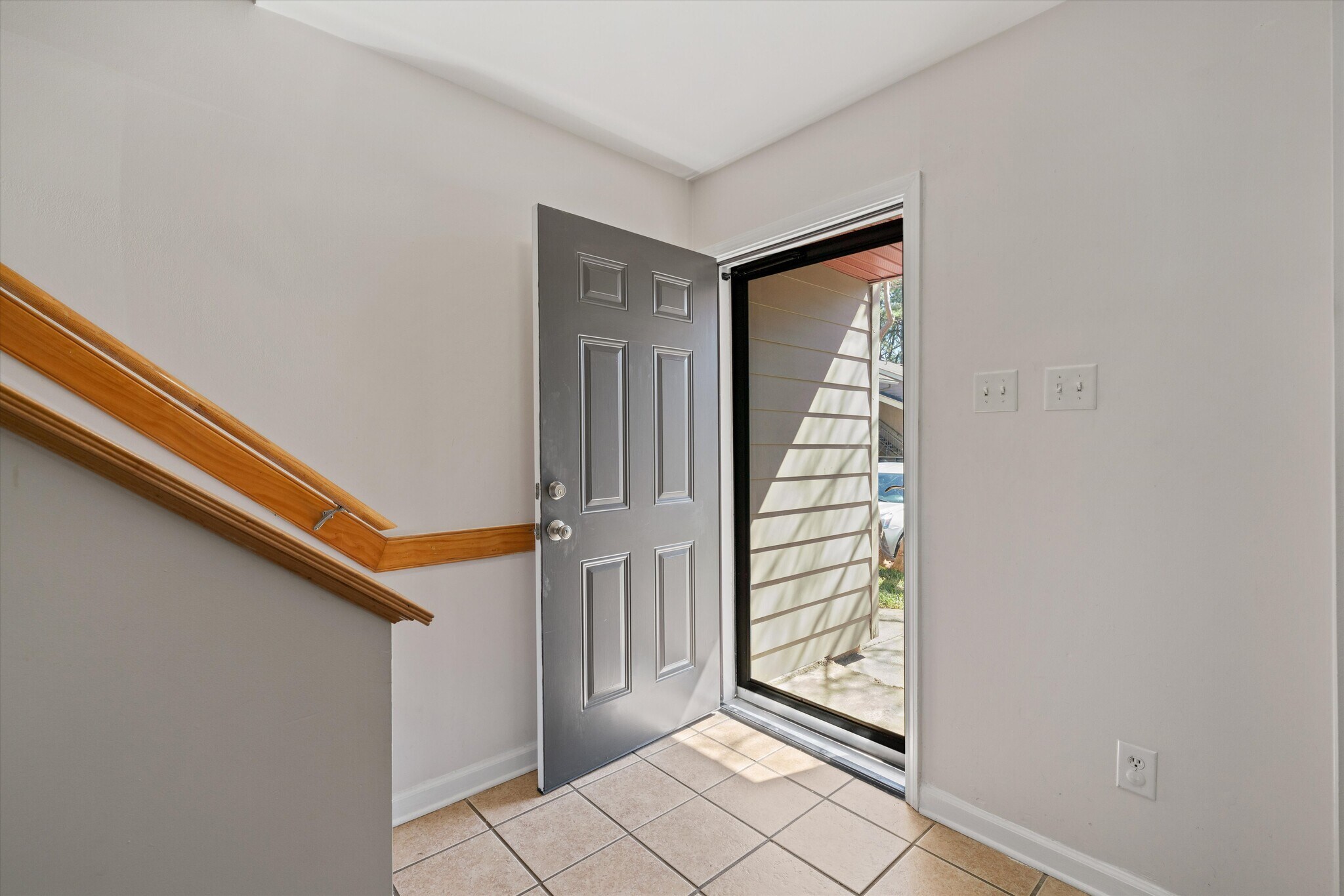 Building Photo - 1838 Fernspring Cv