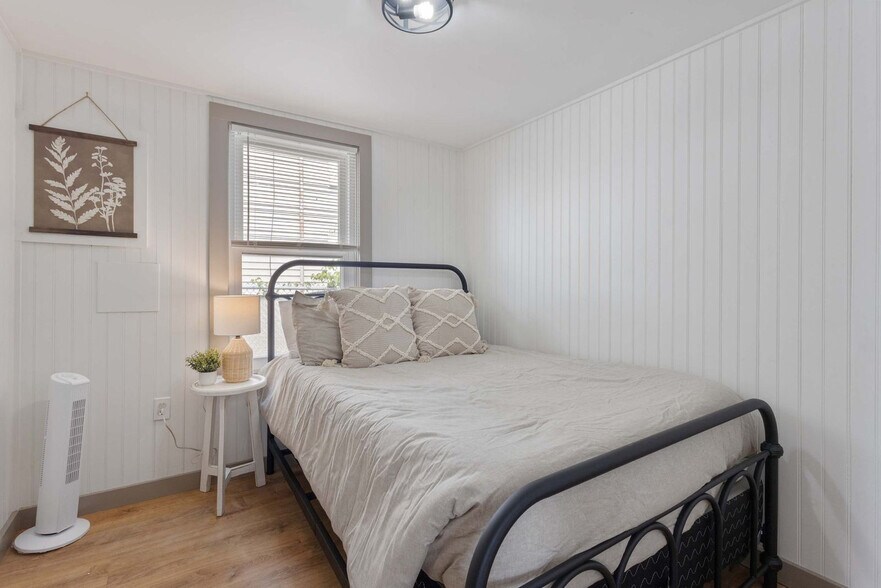 Building Photo - 2 Island Path