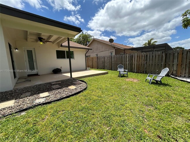 Building Photo - 11751 SW 52nd Ct