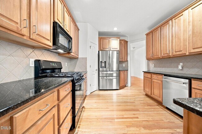 Building Photo - 401 Waverly Hills Dr