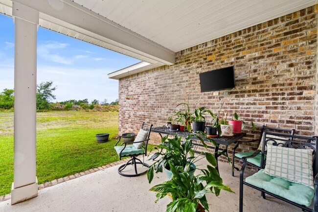 Building Photo - 173 Tournament Ln