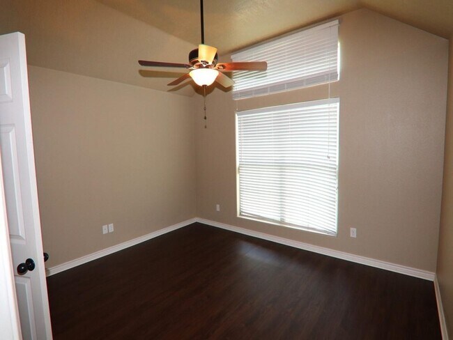 Building Photo - 826 S Village Creek Pkwy