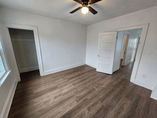 Building Photo - Charming 3-Bedroom Property in Prime Location