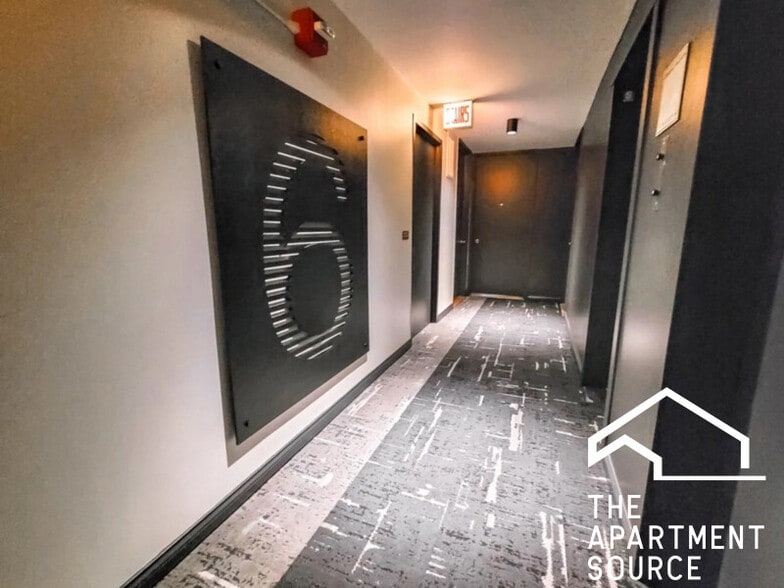 Building Photo - 1365 N Dearborn St