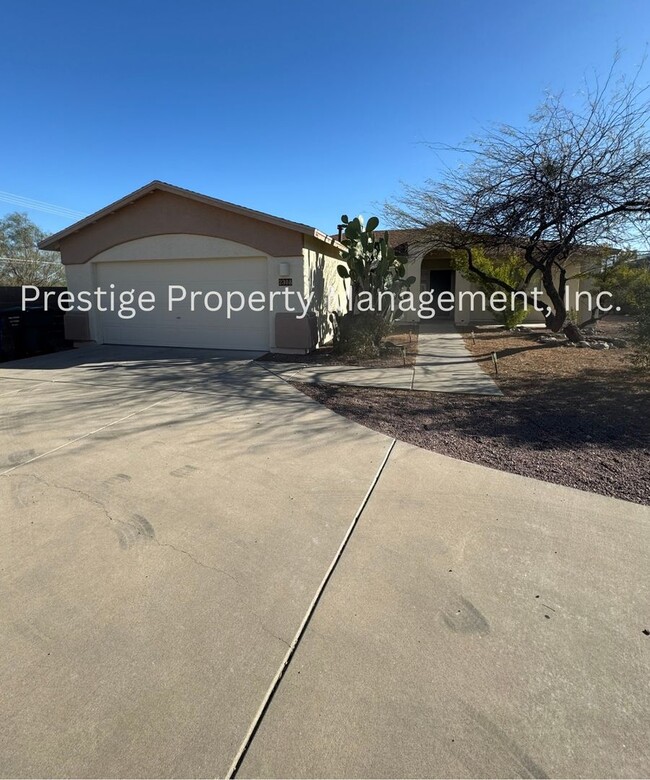 Primary Photo - This 3/2 West Side Home Is One You Wont Wa...