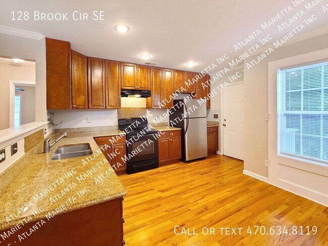 Building Photo - 128 Brook Cir SE
