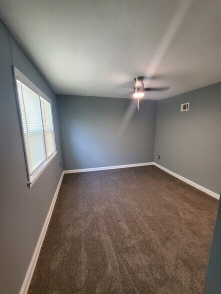 Main Bedroom - 2427 Iverson St