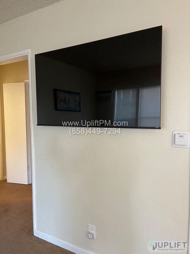 Building Photo - 4829 Castle Ave