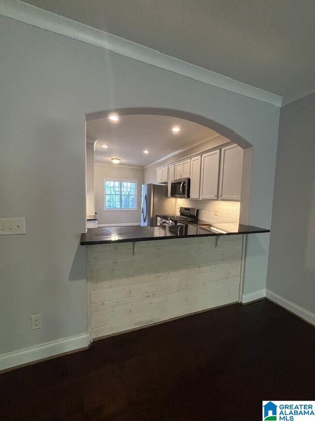 Building Photo - 4215 Lennox Dr