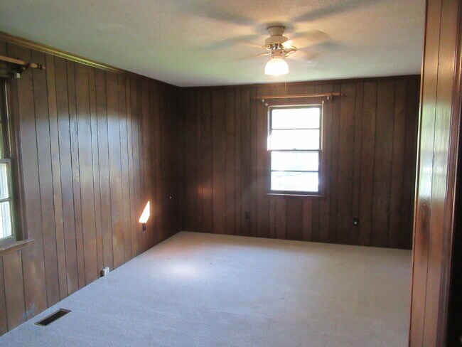 Building Photo - For Rent in the North Lincoln School District!