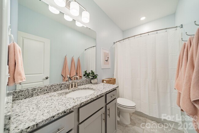 Building Photo - 4040 Hidden Oaks Dr