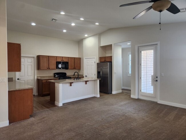 Building Photo - Lovely Home in Billbray Ranch