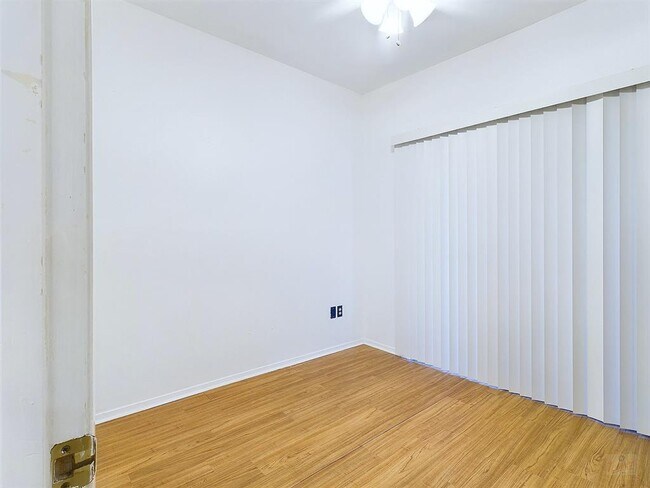 Building Photo - 2210 Pearl St