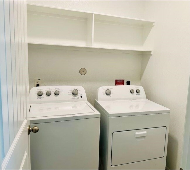 Building Photo - 21423 Holly Heights Rd