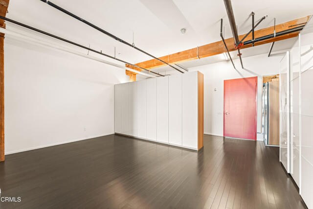 Building Photo - 530 S Hewitt St