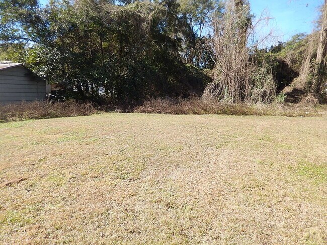 Building Photo - SPACIOUS Quincy 2/1 w/ Wood Floors, All New Windows, New Deck, over 1200 sq ft, & More! $1095/mon...