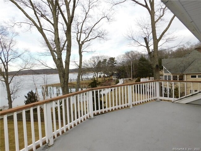 Building Photo - 14 Rocky Point Rd