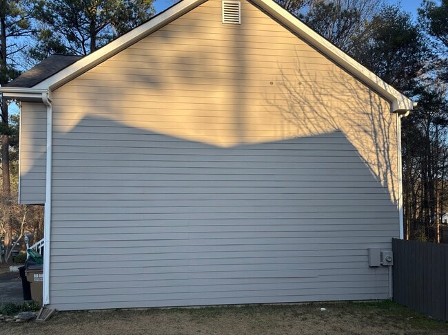 Building Photo - 3410 Camens Ct NE