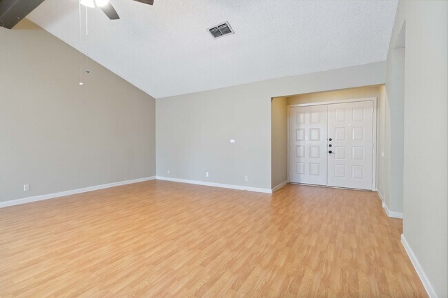 Building Photo - Charming 3-Bedroom Home Available for Rent!