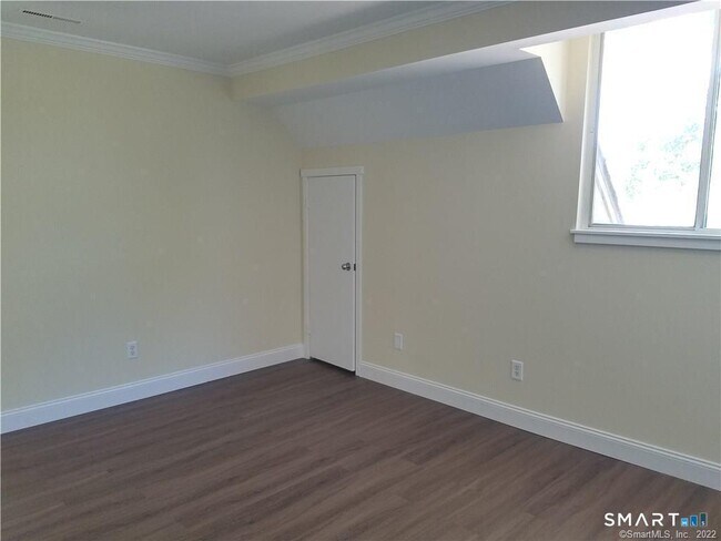 Building Photo - 167 Heritage Vlg