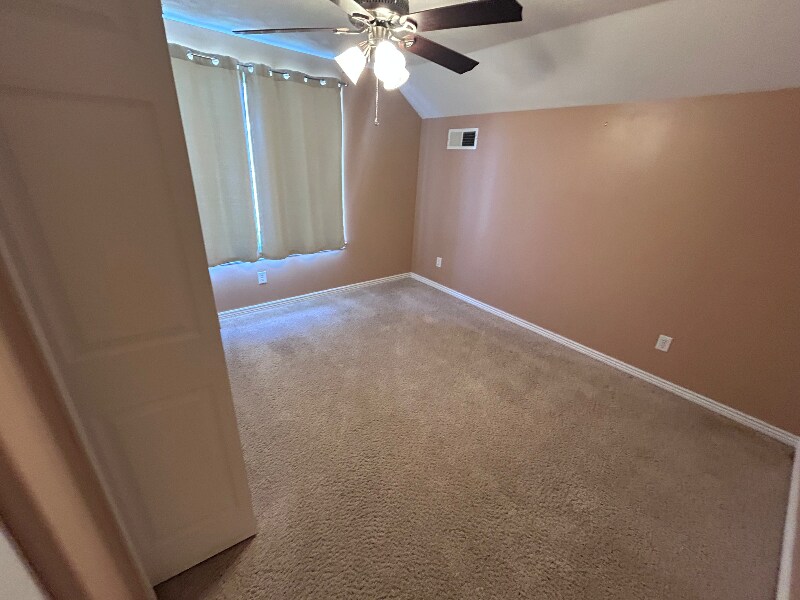 Building Photo - 517 Meadowview Ln