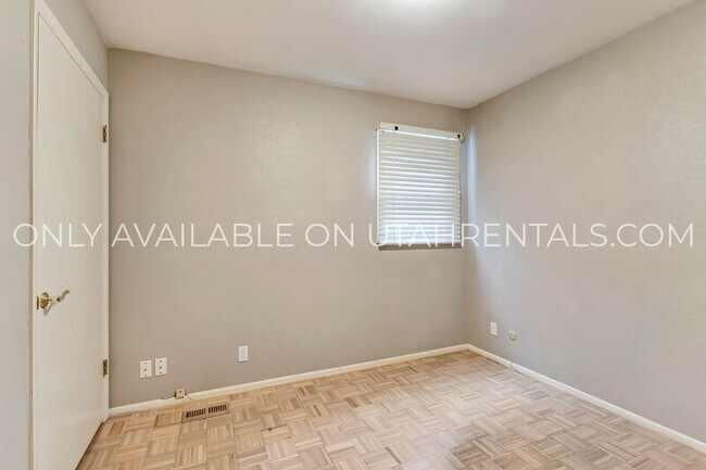 Building Photo - 3676 N 870 E