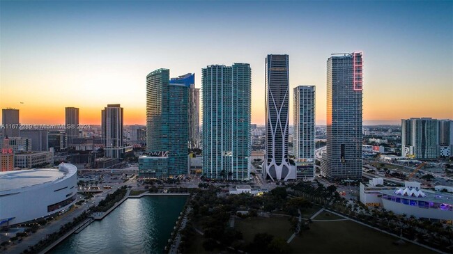 Building Photo - 1100 Biscayne Blvd