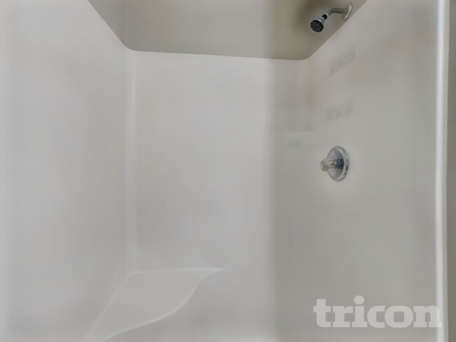 Building Photo - 25 Suncrest Dr