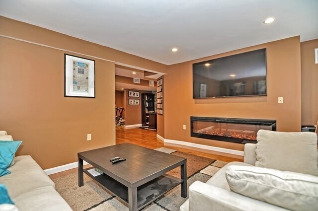 Building Photo - 56 Tisdale Dr