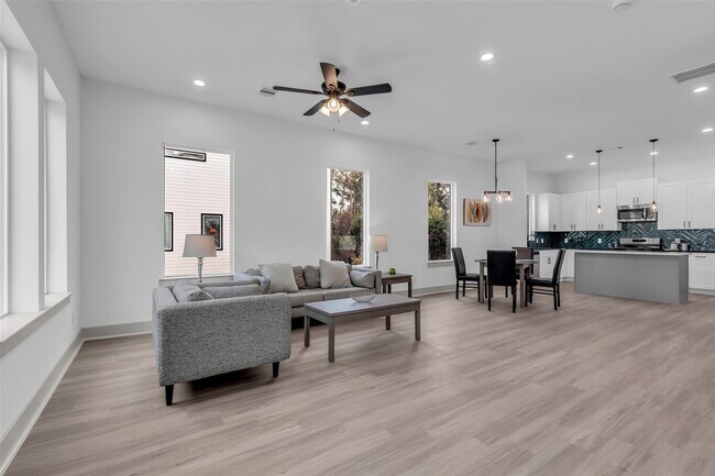 Building Photo - 5302 Kindred Gdn Ln